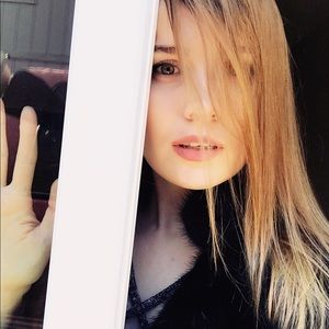 Meet your Posher, Yulia